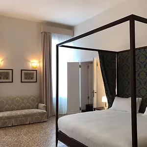 suites-alla-maddalena.hotelinveneto.com/